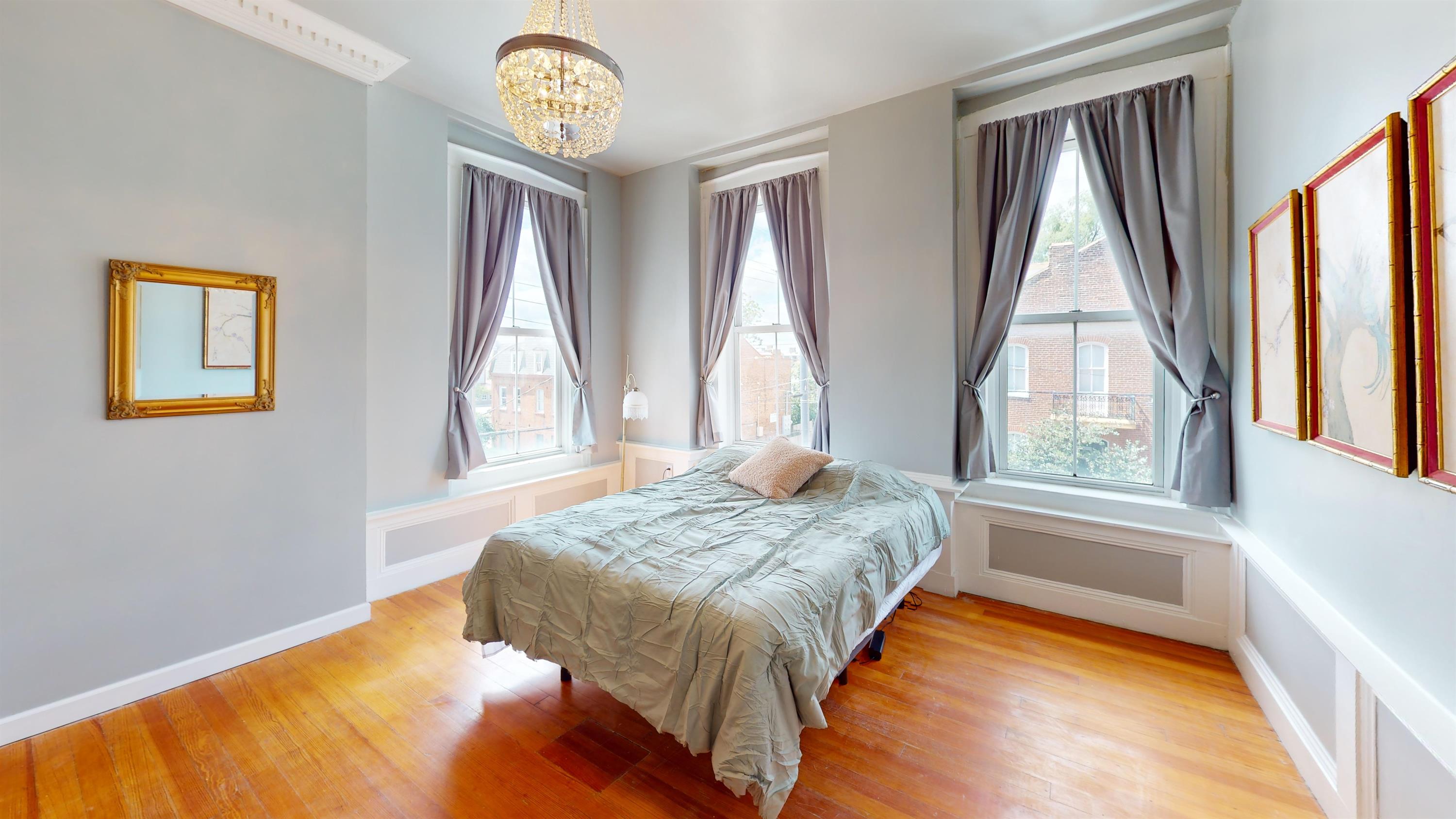 715 Soulard St - -